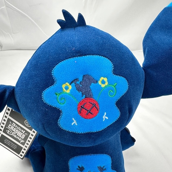 NWT - Stitch Crashes Disney Snow White - Picture 4 of 7